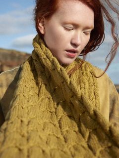 🌼🇮🇪L'écharpe à motif irlandais pour affronter le froid 🇮🇪🌼

🧣Modèle 081 Aine du catalogue @langyarns_official Punto 87 Spirit of Donegal.

↕️Écharpe 30 cm x 180 cm.

🧶Laine Donegal Woolen Spun coloris 1172.0050 = 8 pelotes de @langyarns_nl.

➿️Point de torsades fantaisie avec grille explicative dans le catalogue.

🪡Aiguilles n°4.5.

Bonne journée !🤗
•
#ladylaine #donegalwoolenspun #donegal #laine #wool #yarn #lana #wolle #picoftheday #langyarnsdonegal #langyarns_official #langyarnsdonegalwoolenspun #echarpe #echarpetricot #scarfknitting #scarf #jaune #yellow #vendredi #friday #ideetricot #torsade #jetricote #jetricotepourmoi #doityourself #faitmain