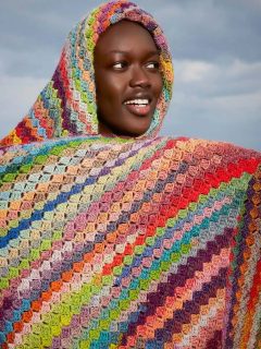 🕯🔥Le confort d'un plaid, les couleurs chaudes et réconfortantes, la passion pour le crochet : voici ce qui caractérise l'inspiration du jour.🔥🕯

Modèle 227 Alexa du catalogue @langyarns_official Punto 85 Infinity.

↕️Plaid 140 x 170 cm.

🪡Au crochet n°5.

🧶Laine Infinity coloris 1164.0003 = 15 pelotes.

Se commence par un coin, Corner to corner en travers.

Bon lundi !🙂
•
#crochet #plaid #infinity #langyarns #ladylaine