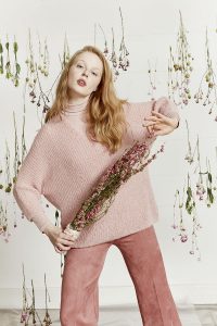 pull lang yarns rose