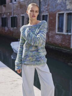 🐠🐟Allier confort et simplicité avec ce joli pull aux coloris changeants, le tout dans un seul fil de coton : Lisboa de @langyarns_fr🐟🐠 

👕Modèle 10 April du catalogue @langyarns_official Punto 91 Colorful.

⬇️Pull-over femme en top down, emmanchures raglantes (tricoté de haut en bas sans couture).

🧶Coton Lisboa coloris 1156.0008 de @langyarns_nl.

🔄Tailles S-M/L-XL = 6/7 pelotes.
 
➿️Point de Jersey endroit et Côtes torses.

🪡Aiguilles 6 et 7, Aiguilles circulaires n°6 et 7,  jeux d'aiguilles n°6 et 7.

Bon mardi !✌️
•
#lisboa #langyarns #pullfaitmain #tricoter #topdown