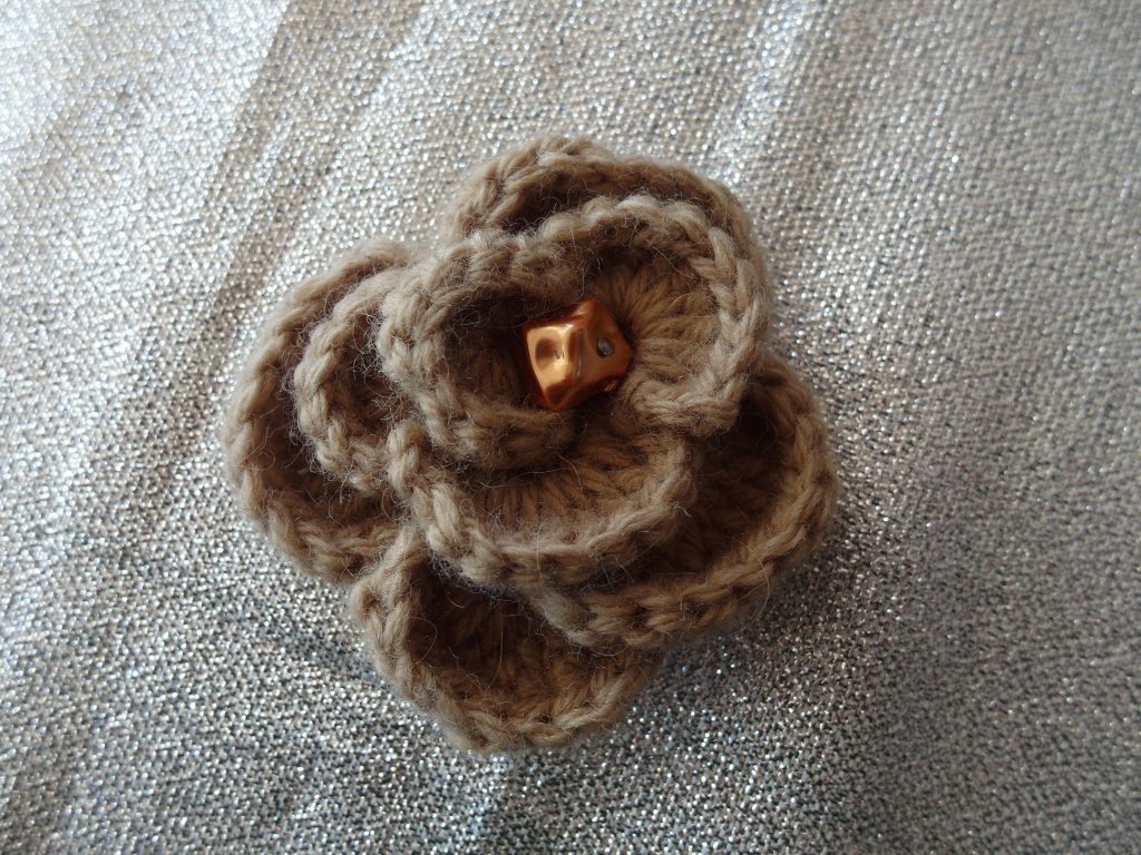 fleur crochet à relief