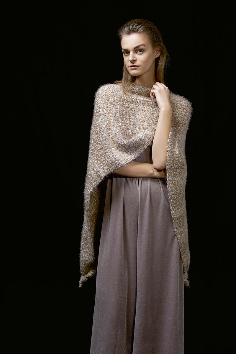 Poncho 2 catalogue 257 Lang Yarns