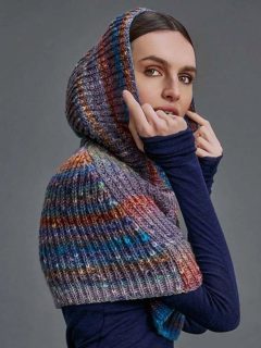 🌨Un accessoire parfait contre le froid et la pluie en ce 1er Novembre maussade : ce chauffe-épaules à capuche.🌨

👕Modèle 75 du catalogue @langyarns_official Punto 88 Harmony et Magnolia, saison automne hiver 2025-2026.
 
🧶Laine Magnolia coloris 1145.0011 = 4 pelotes de @langyarns_fr.

🔄Taille unique.
 
➿️Point de demi côtes anglaises.

🪡Aiguilles n°5.

Très bon samedi !🙏
•
#ladylaine #laine #wool #yarn #lana #magnolia #langyarns_official #langyarns #langyarnsmagnolia #wolle #jetricote #inspirationtricot #iknit #doityourself #tricot #tricoter #samedi #1stnovember #1ernovembre #ilovewool #iloveknit #knitwear #doityourself #diy #diytricot #november #noviembre #novembre #weekend #weekendtricot