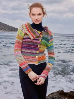 🌈Gilet tricoté ajouré aux couleurs de l'arc-en-ciel🌈

🧥Modèle 29 Anthea du catalogue @langyarns_fr Punto 85 Infinity.

Gilet ouverture décalée.
 
🧶Laine Infinity coloris 1164.0003 de @langyarns_nl.

🔄Tailles S-M/L-XL = 5/6 pelotes.

➿️Point fantaisie en ligne, avec grille explicative dans le catalogue.

🪡Aiguilles n°3, 3.5.

Bon dimanche tricot !😃
•
#doityourself #infinity #ladylaine #langyarns #laineaddict