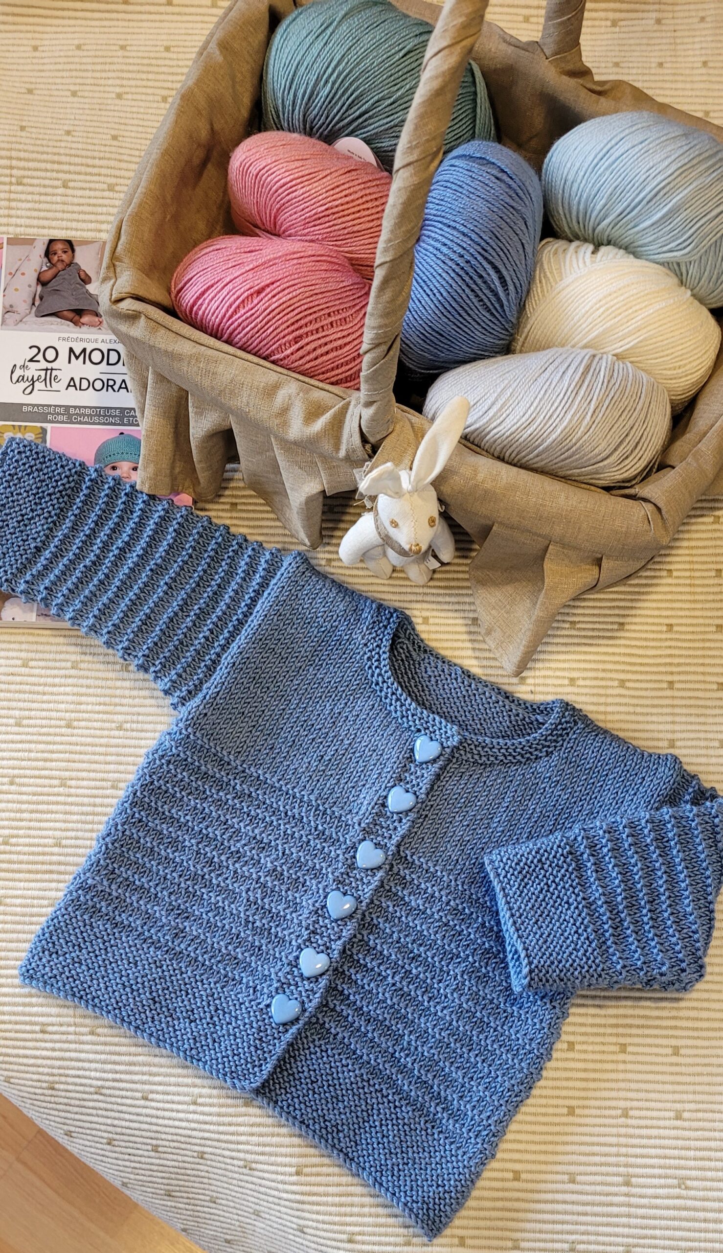 tricoter un gilet bébé laine atlantis Lang Yarns