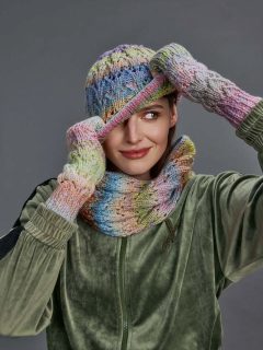❄️🔥Trio gagnant de l'hiver : mitaines + bonnet + snood tricotés à la main dans une jolie laine aux coloris dégradés.🥰
Modèles du catalogue @langyarns_official Punto 88 Harmony et Magnolia, saison automne hiver 2025-2026.

🧣SNOOD:
Modèle Una de 70 cm de circonférence, 36 cm de hauteur. 🧶Laine Magnolia coloris 1145.0014 = 2 pelotes.
Point fantaisie avec grille. 
Aiguilles N° 5 et Aiguilles circulaires courtes N°4.

🧤MITAINES:
Modèle Zoé de 18 cm de circonférence, longueur 24 cm.
🧶Laine Magnolia coloris 1145.0014 = 1 pelote.
Point ajouré avec grille. 
Aiguilles n°4 et 5 et crochet n°3.5

👒BONNET:
Modèle Kiki 
🧶Laine Magnolia coloris 1145.0014 = 1 pelote.
Point ajouré avec grille.
Aiguilles n°3.5 et 5.

Bon jeudi !🙏

Plusieurs couleurs disponibles 🌈.
•
#jeudi #thursday #trio #bonnet #hat #laine #wool #yarn #magnolia #ladylaine #mitaines #snood #cachecou #tricot #tricoter #tricotpassion #ideetricot #hiver #automne #langyarns #langyarnsmagnolia #langyarns_official #jetricotepourmoi #jetricote #knit #doityourself #faitmain #boutiqueshopping #boutiquefrançaise