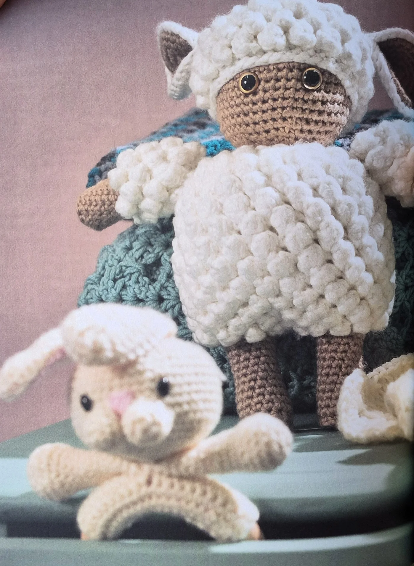 le grand livre du crochet pour bébé avec m. cey lang yarns 1
