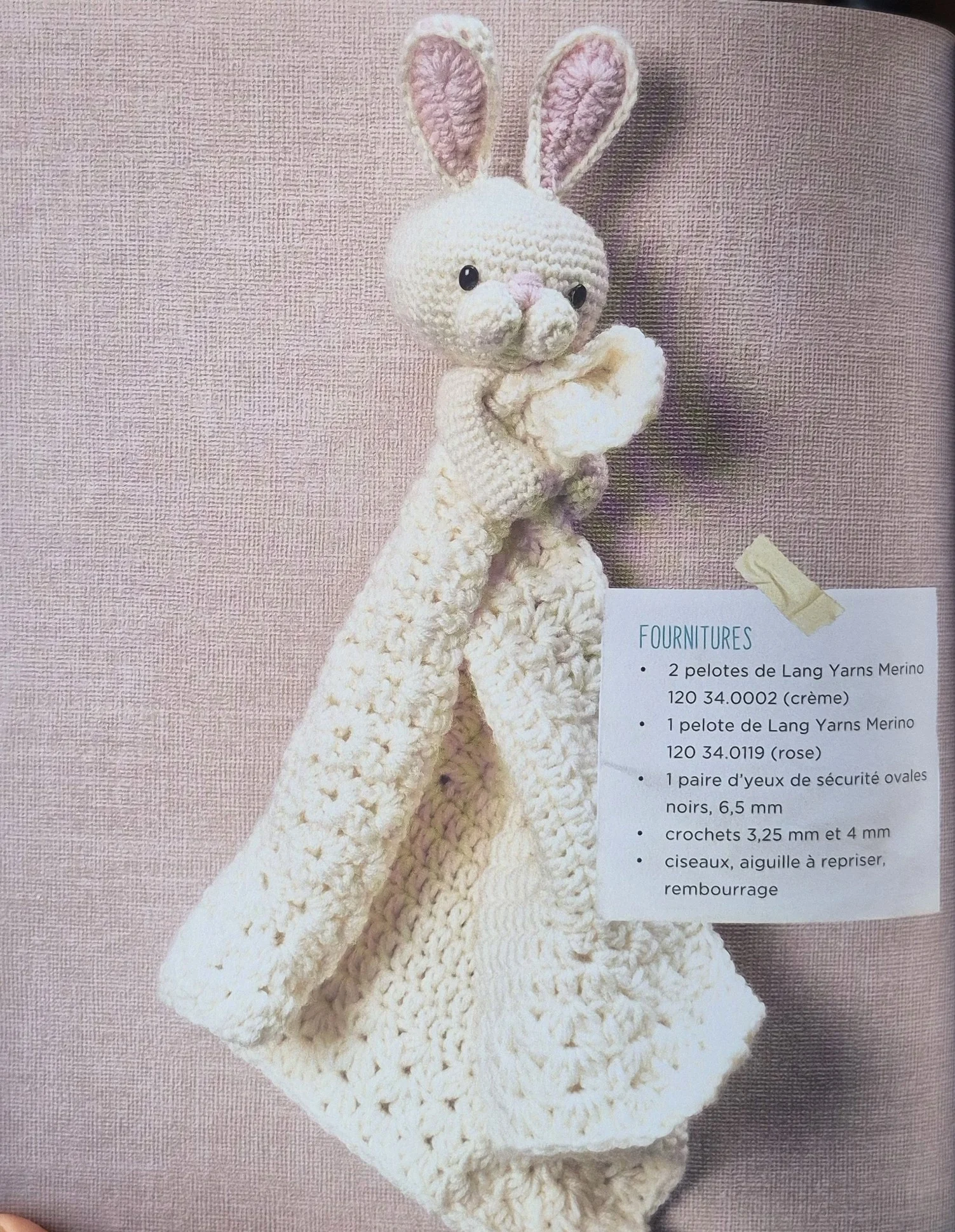 le grand livre du crochet pour bébé avec m. cey lang yarns 1