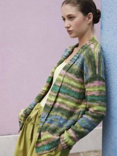 🍋‍🟩🍉Joli gilet aux coloris dégradés tricoté avec un nouveau fil @langyarns_nl 🍉🍋‍🟩

🧥Modèle 8 Osla du catalogue @langyarns_official Punto 91 Colorful, saison Printemps été 2026.

🧶Coton Eternity coloris 1174.0005 de @langyarns_fr

🔄Tailles S-M/ L-XL = 4/5 pelotes.

➿️Point de Jersey envers, point de blé et côtes 2/2. Rien de tres compliqué même pour une débutante.
 
🪡Aiguilles n°2.5 et 3.5.

Bonne journée !☀️
•
#ladylaine #eternity #gilettricoté #tricotfacile #langyarns