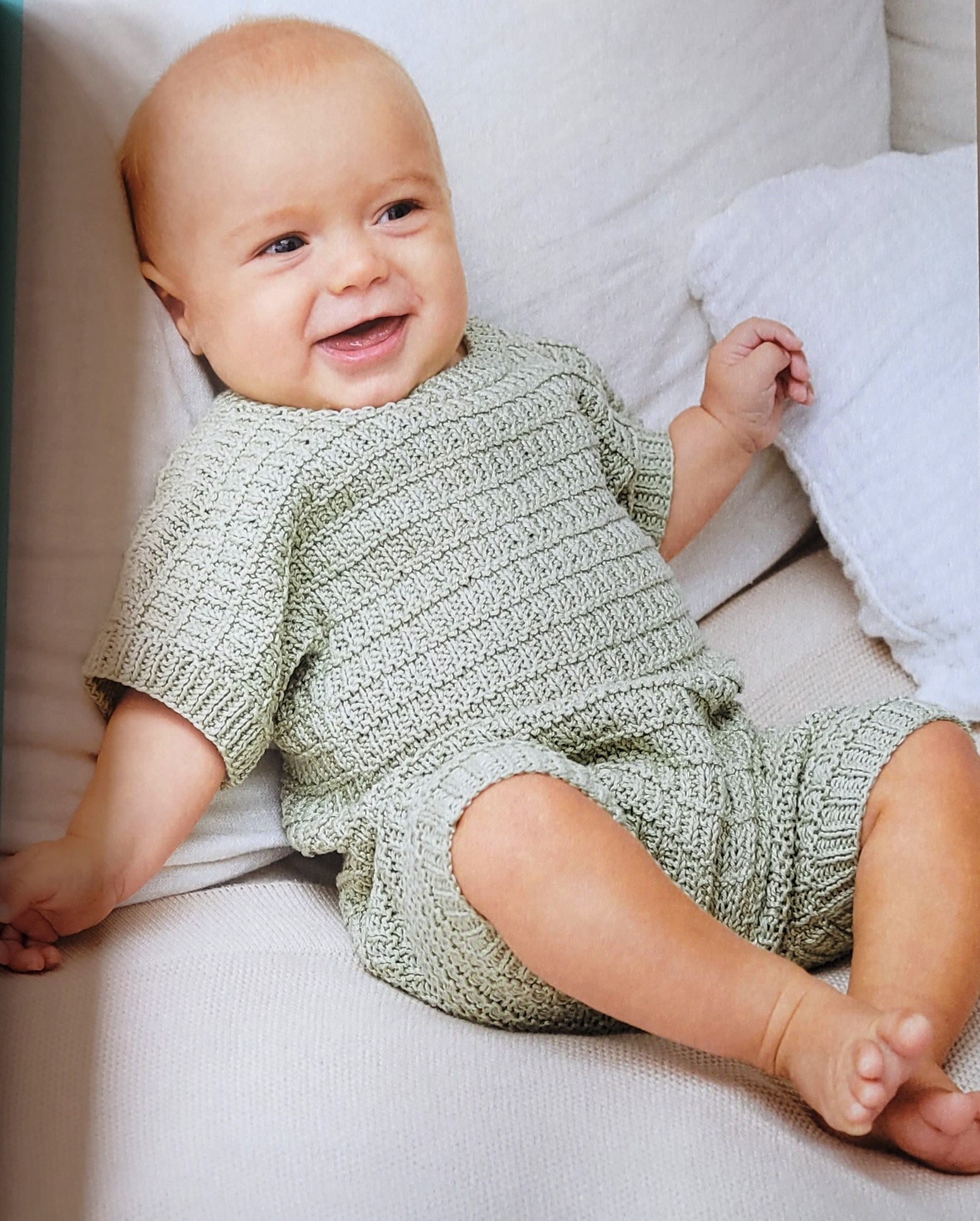 Livre je tricote une jolie layette Frédérique Alexandre Editions Marie Claire laines Lang Yarns