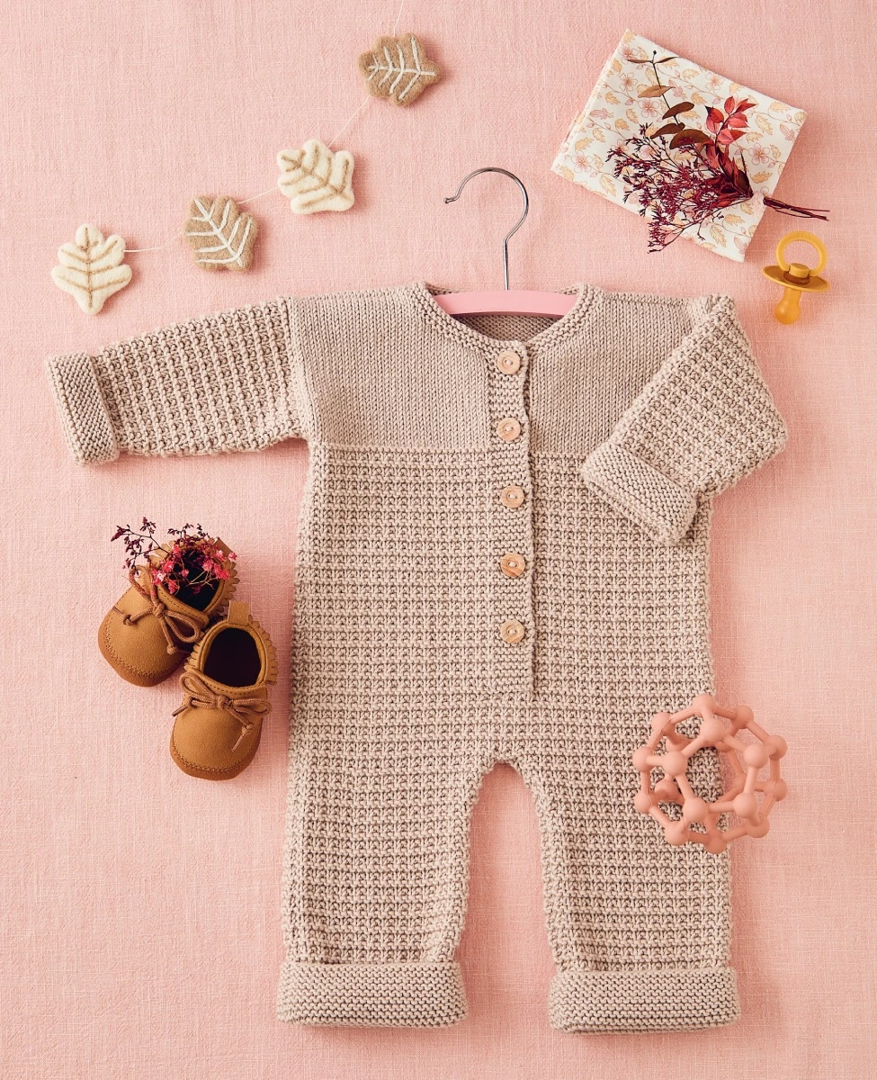 Livre tricoter un trousseau de naissance laines lang yarns de frederique alexandre