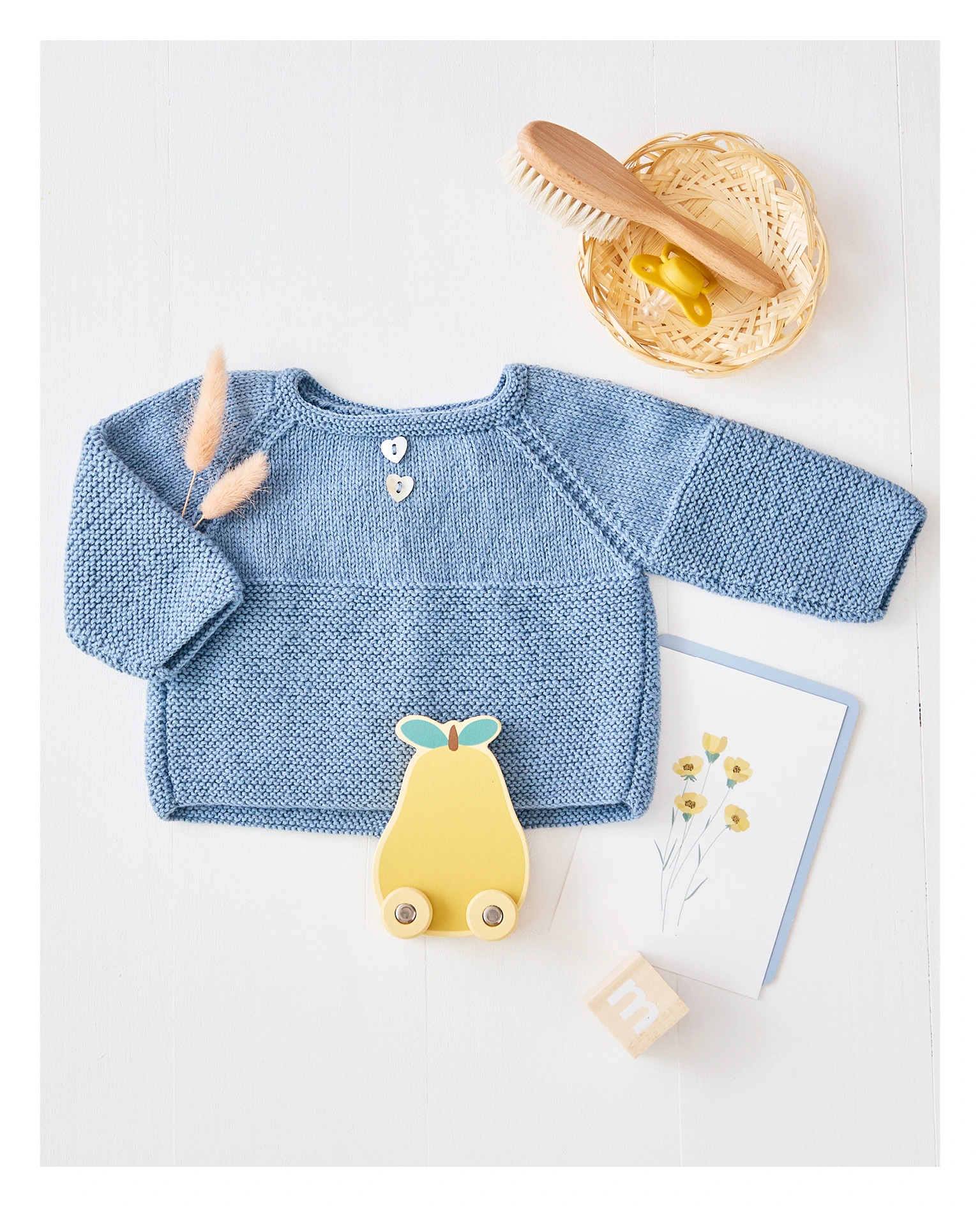 Livre tricoter un trousseau de naissance laines lang yarns de frederique alexandre