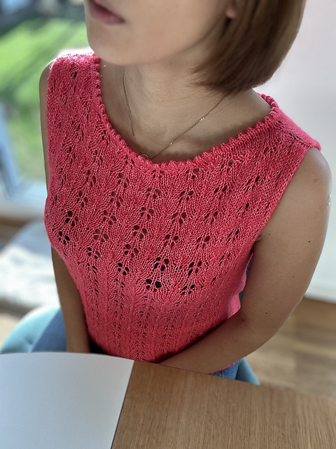 Tulip Top en Regina Lang Yarns de Yeon Hwa Lee