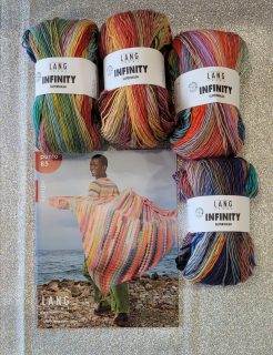 🪢🎨Idées tricot et crochet avec le Catalogue Lang Yarns Punto 85 Infinity, Collection automne-hiver 2025-2026.🎨🪢

👕11 modèles (pulls, gilets, couverture, écharpes, bonnet) pour femme à tricoter et à crocheter confectionnés exclusivement avec la laine Infinity de Lang Yarns.

🧶Avec INFINITY, chaque pelote est une surprise. Composé de mérinos extrafin, ce fil mèche séduit par un mélange de couleurs évolutif et imprévisible. Les teintes restent les mêmes, mais leur enchaînement change constamment – sans motif répétitif, pour un rendu toujours unique.

Idéal pour les accessoires expressifs, il révèle toute sa beauté sur des projets de plus grande ampleur : vêtements, couvertures, pièces fortes… où ses variations créent un mouvement visuel captivant.

INFINITY s’adresse aux créateurs en quête d’originalité, à ceux qui aiment quand chaque tricot raconte sa propre histoire. Avec lui, chaque ouvrage devient une œuvre d’art textile, vivante et personnelle.

🐑Composition laine Infinity Lang Yarns : pure laine (Merino extrafine - mulesing free) Superwash.

📙Nous vous montrerons les modèles dès demain ! Catalogue disponible en vente en boutique Ladylaine et sur www.ladylaine.net.

Bon jeudi !👌
•
#ladylaine #langyarns #infinity #laine #tricot