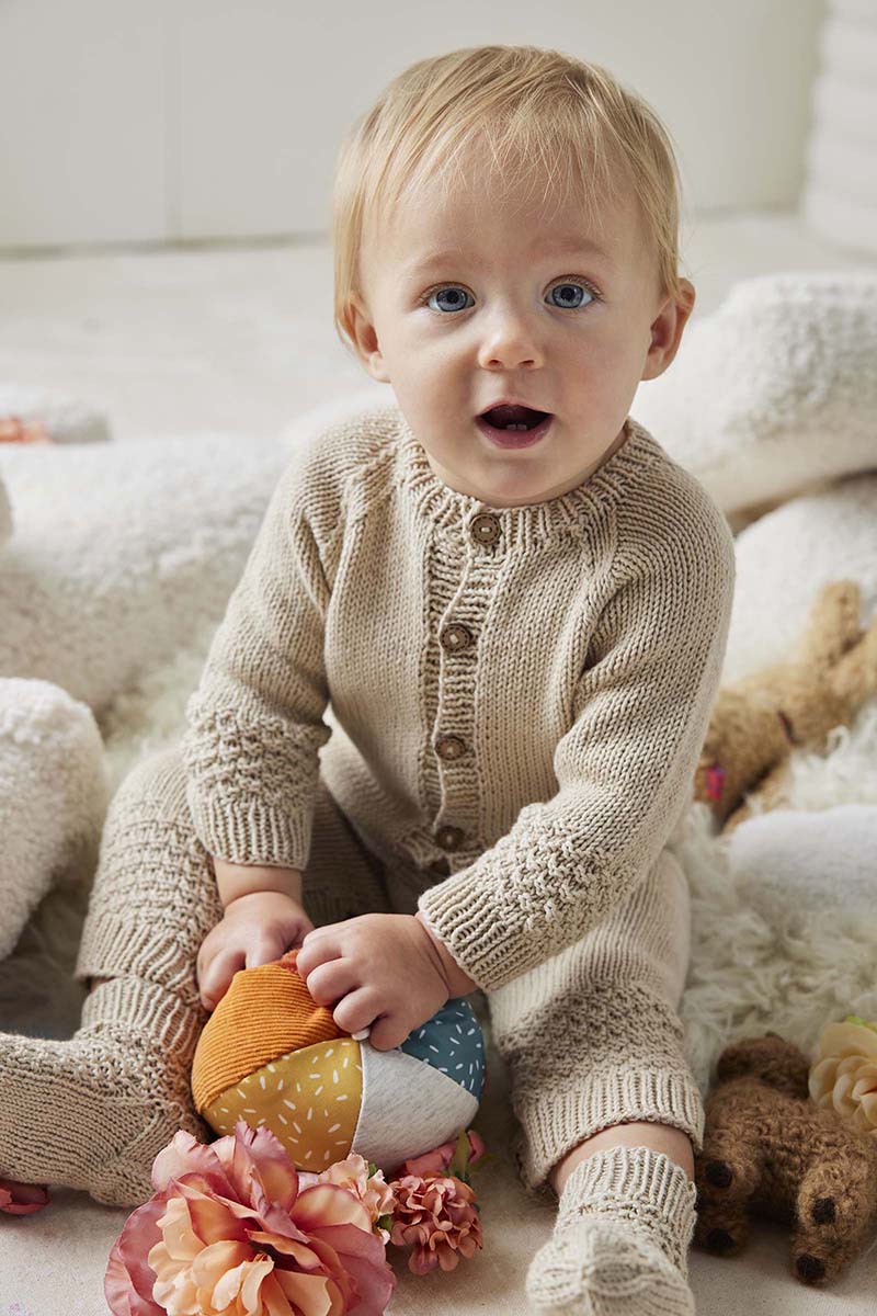 Modèle en coton baby Cotton Naturally Colored de Lang Yarns - Catalogue Lang Yarns Punto 83