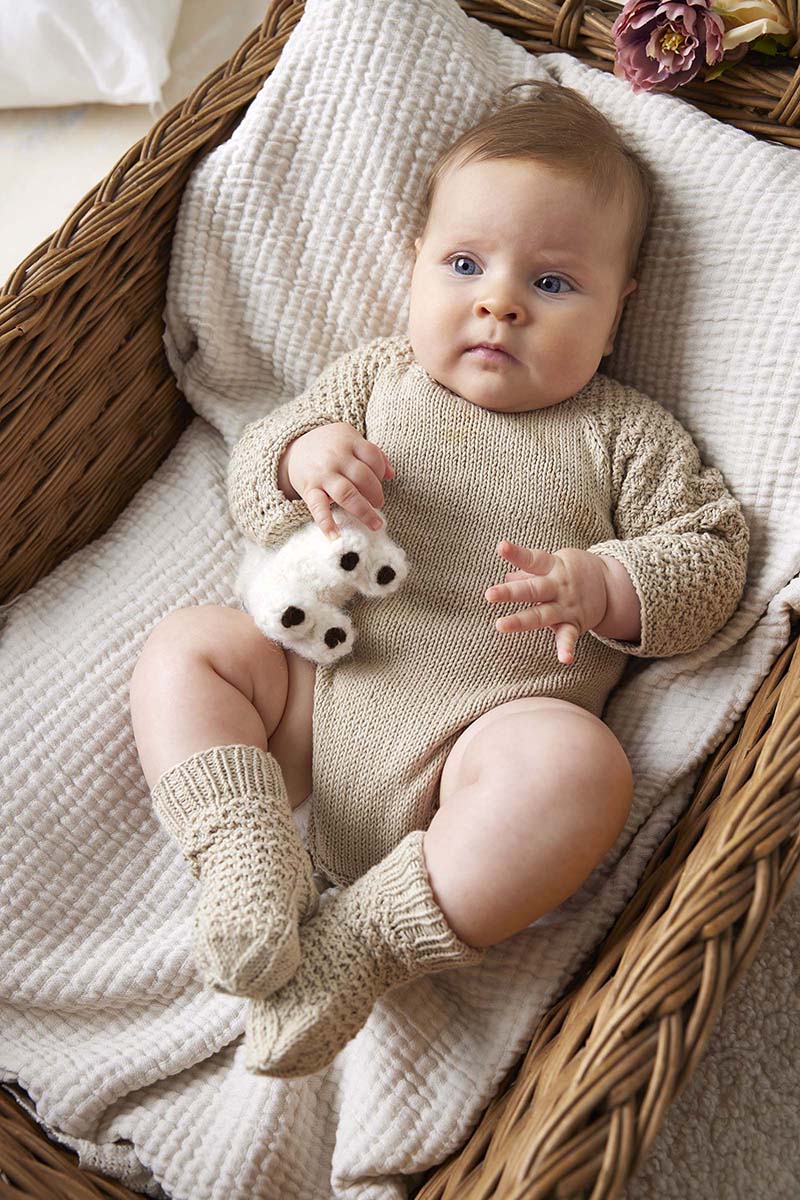 Modèle en coton baby Cotton Naturally Colored de Lang Yarns - Catalogue Lang Yarns Punto 83