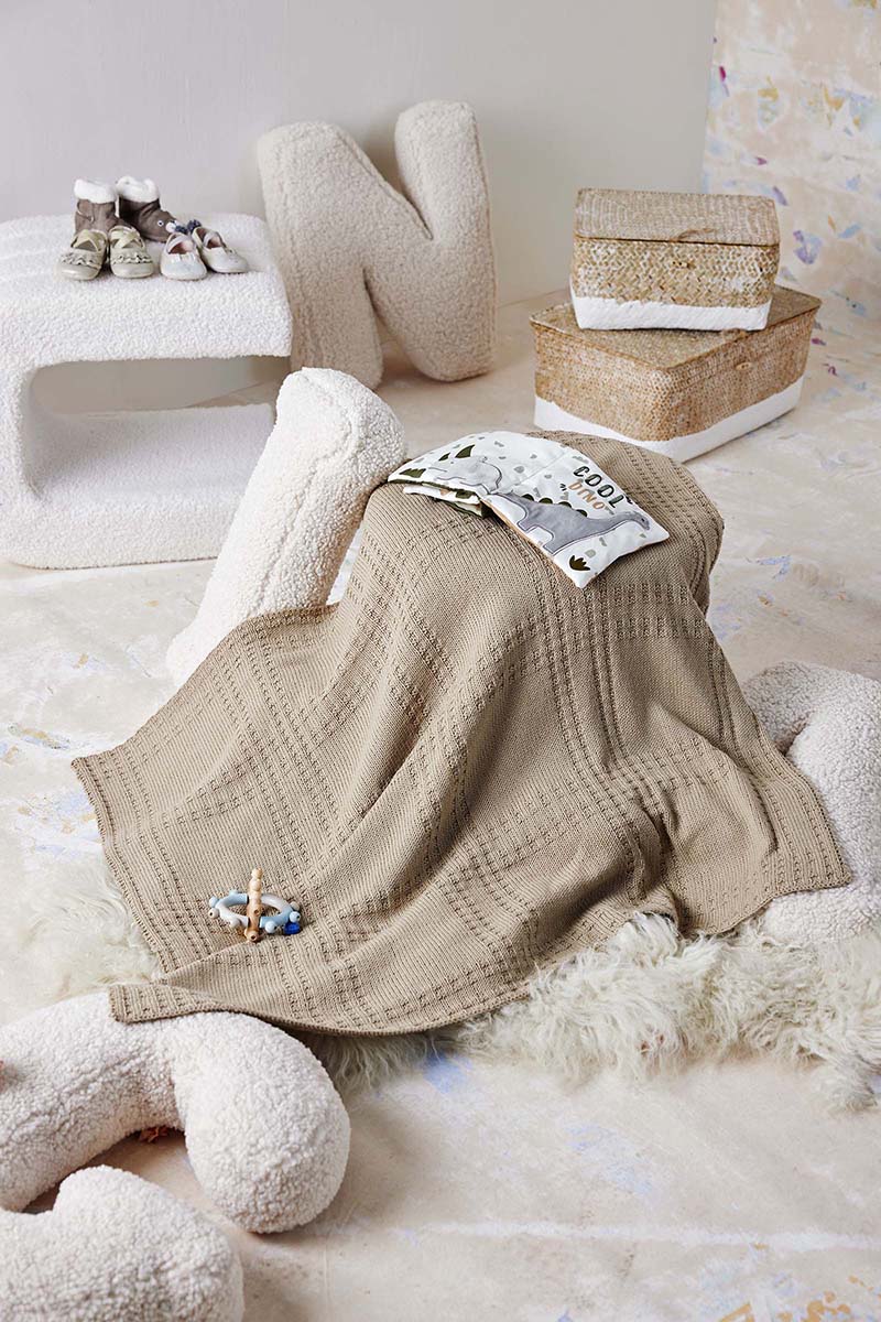Modèle en coton baby Cotton Naturally Colored de Lang Yarns - Catalogue Lang Yarns Punto 83