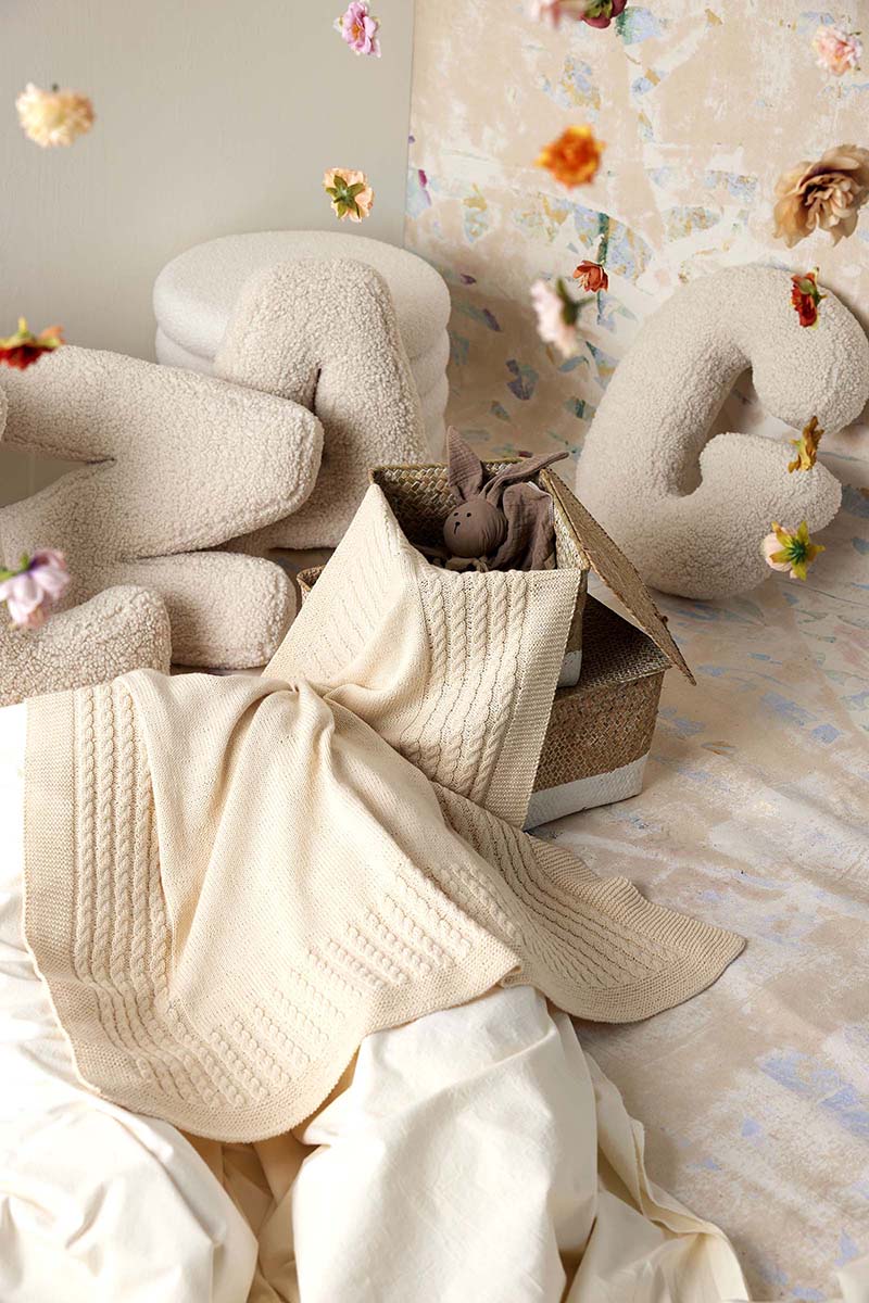 Modèle en coton baby Cotton Naturally Colored de Lang Yarns - Catalogue Lang Yarns Punto 83