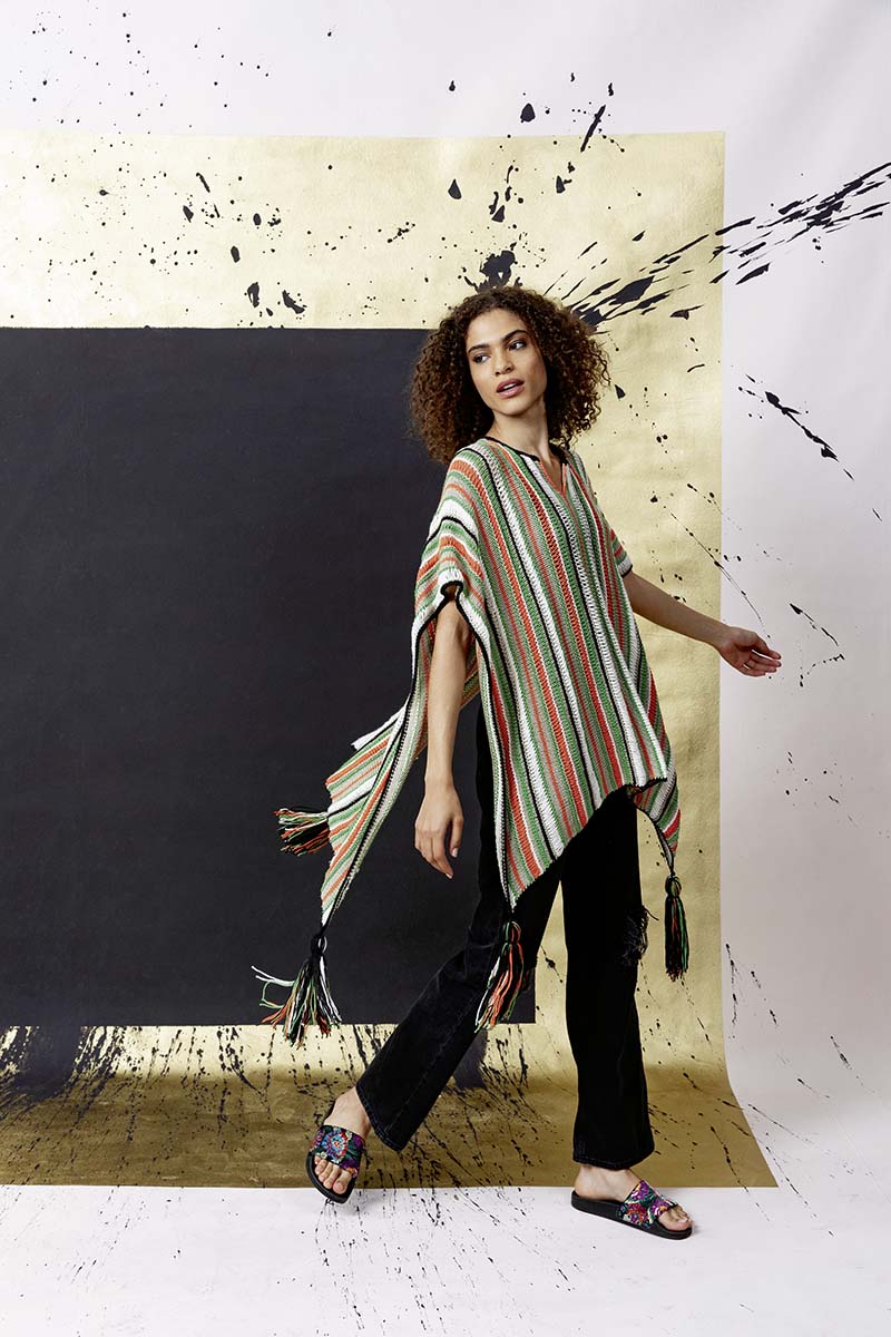 Poncho 4 du catalogue Lang Yarns Punto 26