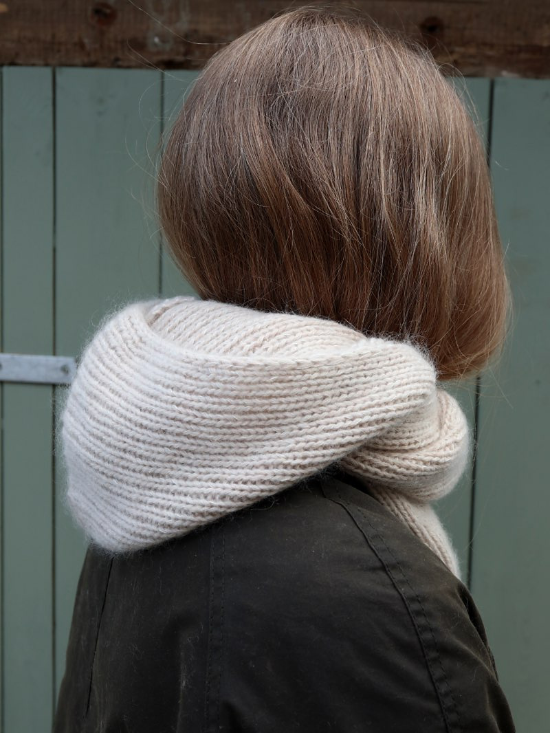 Isolde Hood de Knitamore