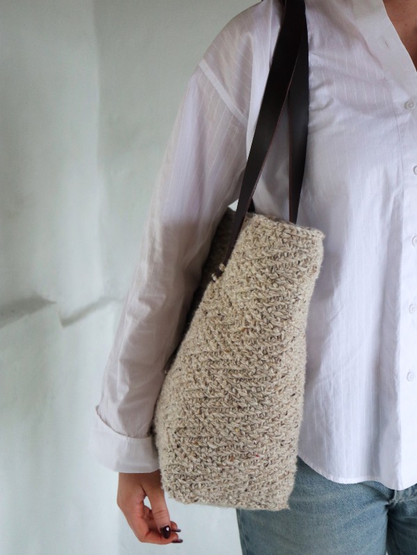 Sac Vendela Shopper laine Donegal tweed + Lang Yarns de KnitAmore