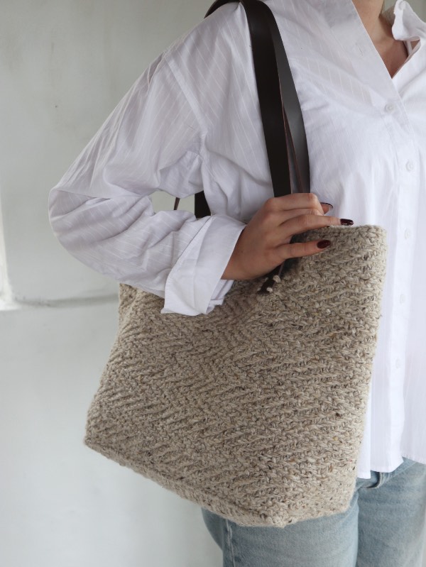 Sac Vendela Shopper laine Donegal tweed + Lang Yarns de KnitAmore