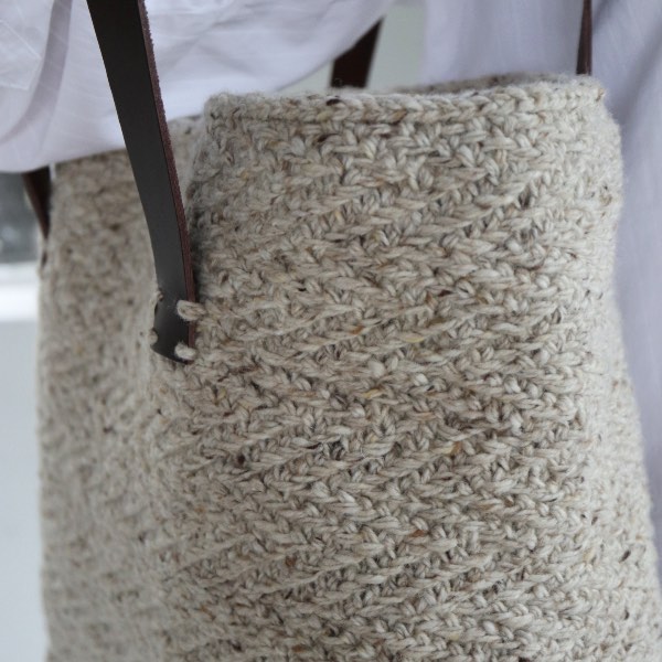 Sac Vendela Shopper laine Donegal tweed + Lang Yarns de KnitAmore