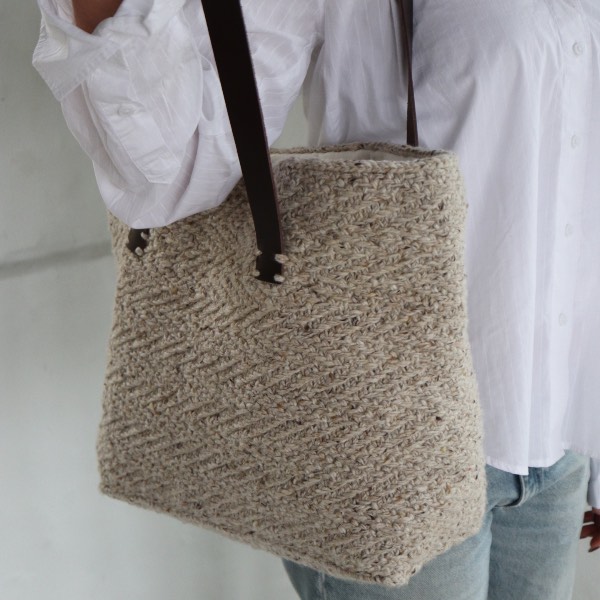 Sac Vendela Shopper laine Donegal tweed + Lang Yarns de KnitAmore