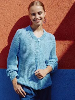 🐦Gilet en top down (tricoté de haut en bas sans coutures) bleu turquoise de @wooladdicts 🐦

🧥Modèle 2 Silent time du catalogue @wooladdicts 16, collection Printemps Eté 2026.

🧶Coton Whisper coloris 1176.0121, nouveauté avec du lin.

🔄Tailles S-M/L-XL = 8/10 pelotes.
 
➿️Point de demi côtes anglaises.
 
🪡Aiguilles n°4.5, Aiguilles circulaires n°3.5 et 4.5 + Jeu d'Aiguilles n°3.5 et 4.5.

Bon vendredi !😊
•
#gilet #topdown #langyarns #ideetricot #tricoter