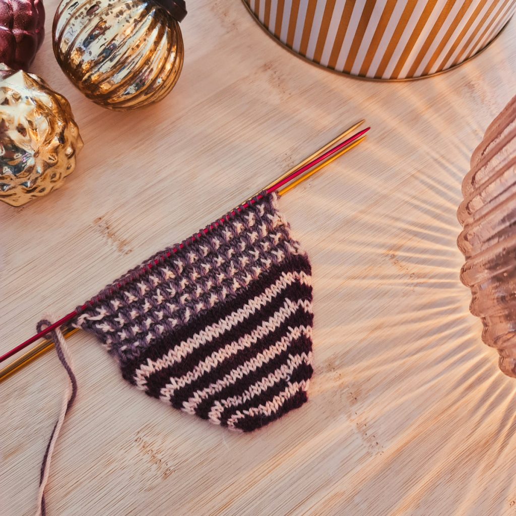 Point 1 pied stripy soxx kal 2023 lang yarns