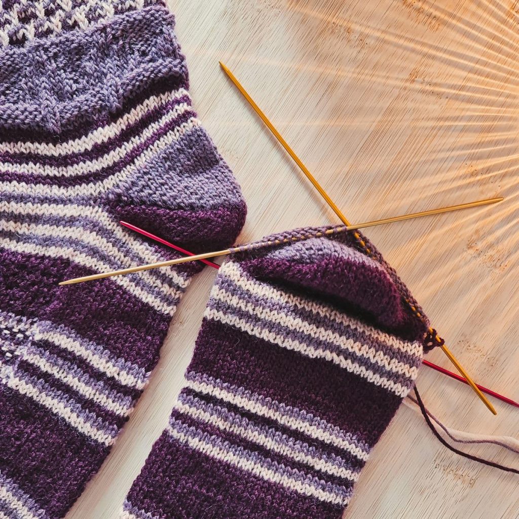 Talon boomerang stripy soxx kal 2023 lang yarns