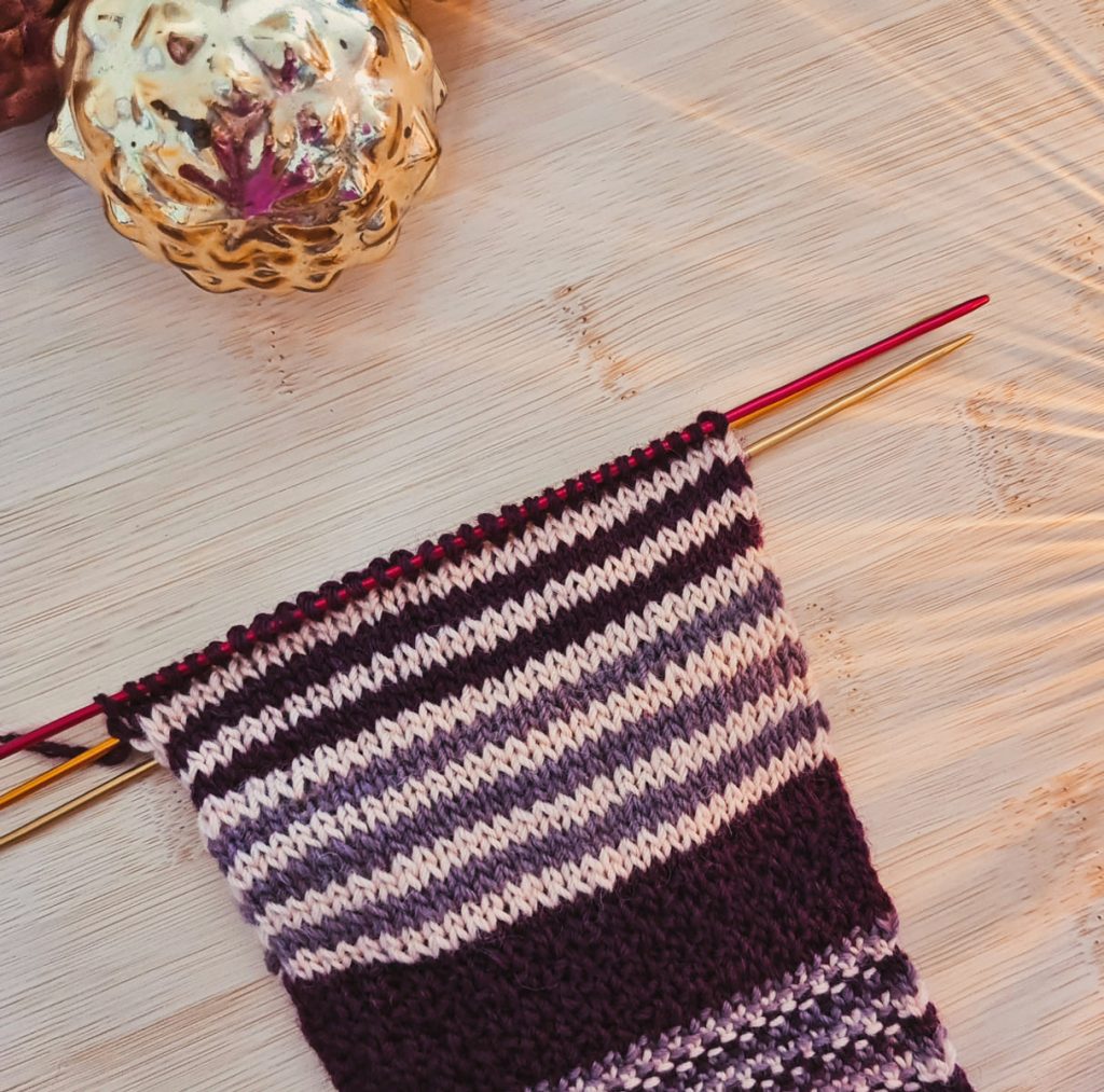 Point 6 stripy soxx kal 2023 lang yarns