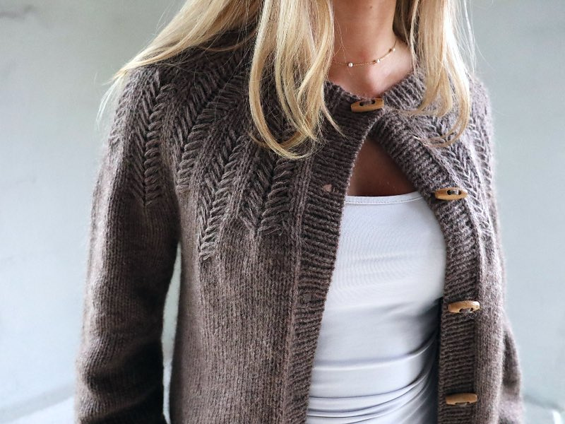 Cardigan Callie Knitamore laine Lang Yarns