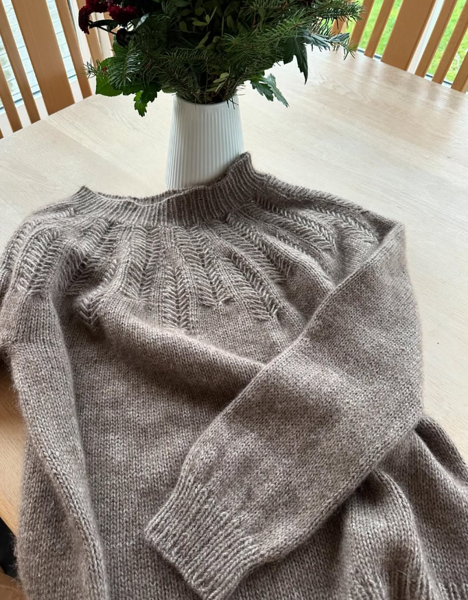 Pull callie de knitamore laines Lang Yarns