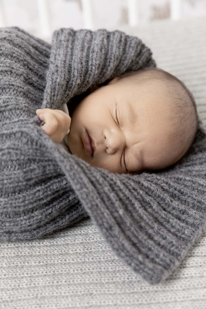 Cocon de naissance n°17 du catalogue Lang Yarns 246