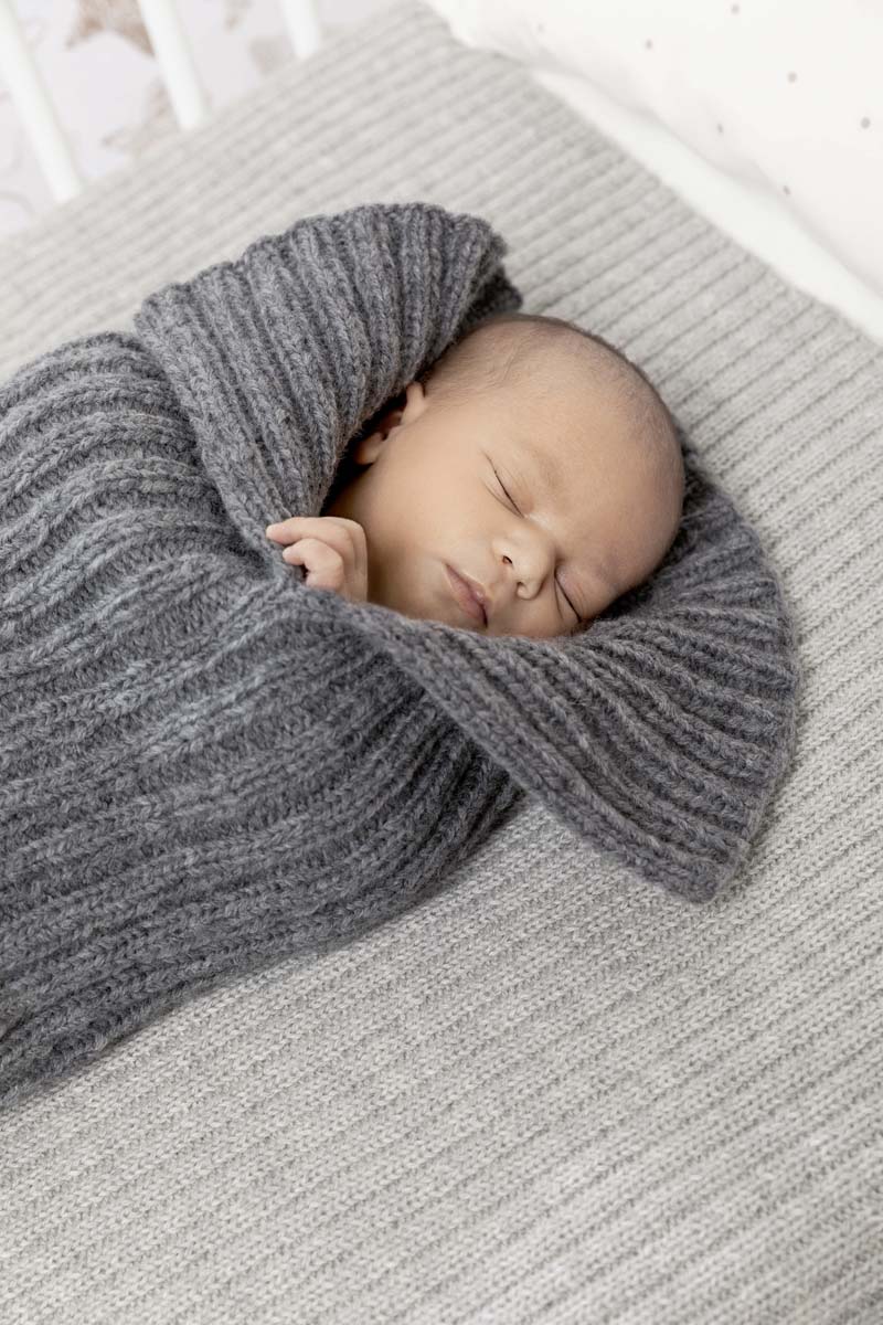 Cocon de naissance n°17 du catalogue Lang Yarns 246