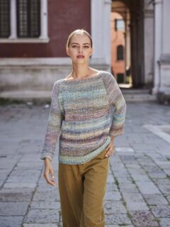 🪽Un joli pull aux tons pastels, fin et léger à porter de @langyarns_nl 🪽

👕Modèle 12 Talise du catalogue @langyarns_fr Punto 91 Colorful, saison Printemps été 2026.

🧶Coton et viscose Illusion coloris 1155.0005 de @langyarns_official.

🔄Tailles S/M-L/XL = 5/5/6 pelotes.

➿️Point de riz, côtes 2/2 et Point de folle avoine.

🪡Aiguilles n°2.5 et 3.5.

Bonne journée !😉
•
#ladylaine #Illusion #langyarns #pullfaitmain #coton