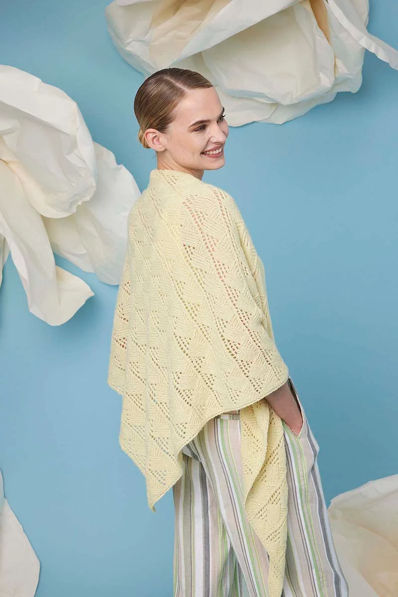 Châle 44 catalogue Lang Yarns FAM 288 Collection