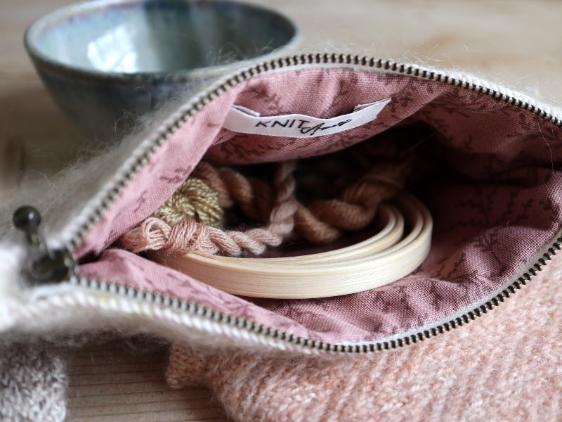 Pochette violetta laines Lang Yarns de Knitamore